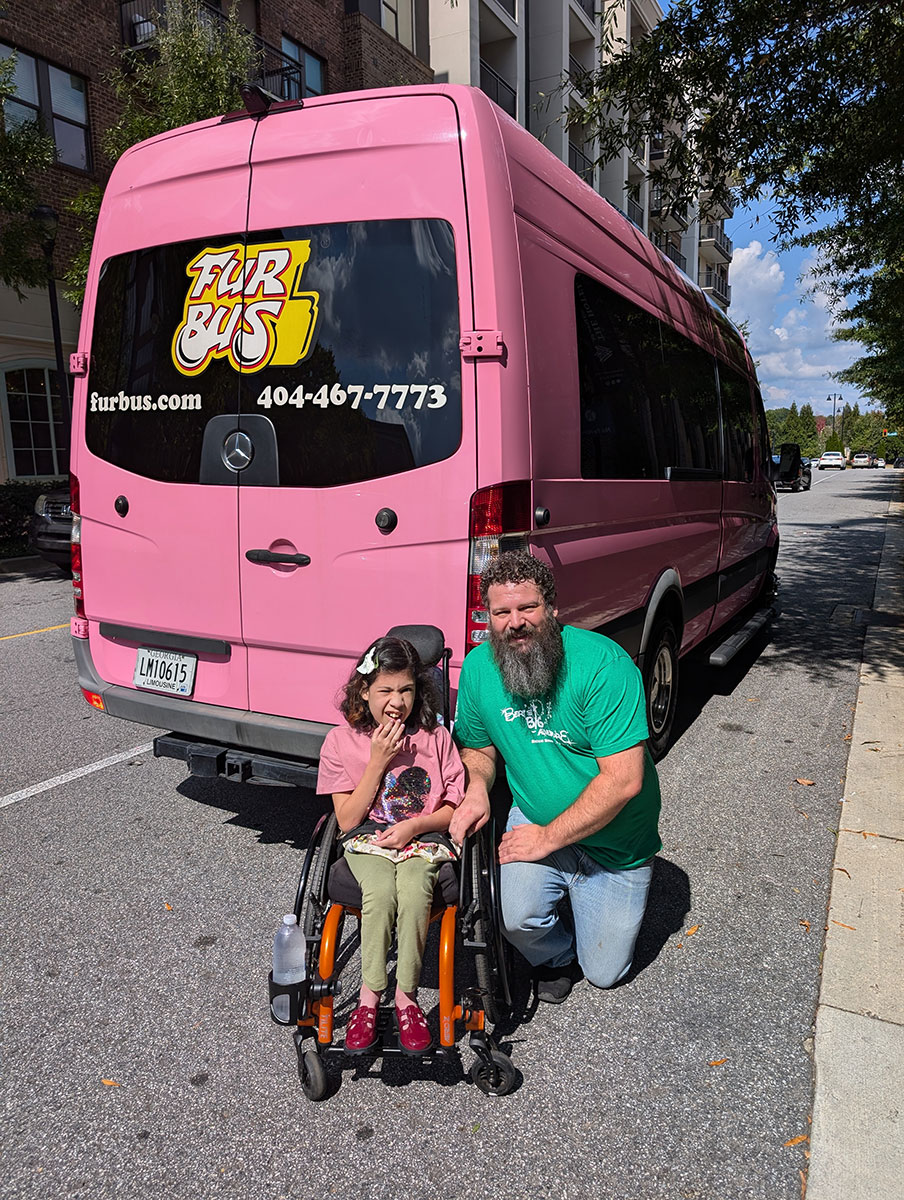 Pop Star Princess Eliora and her dad ride the Fir Bus to the show!